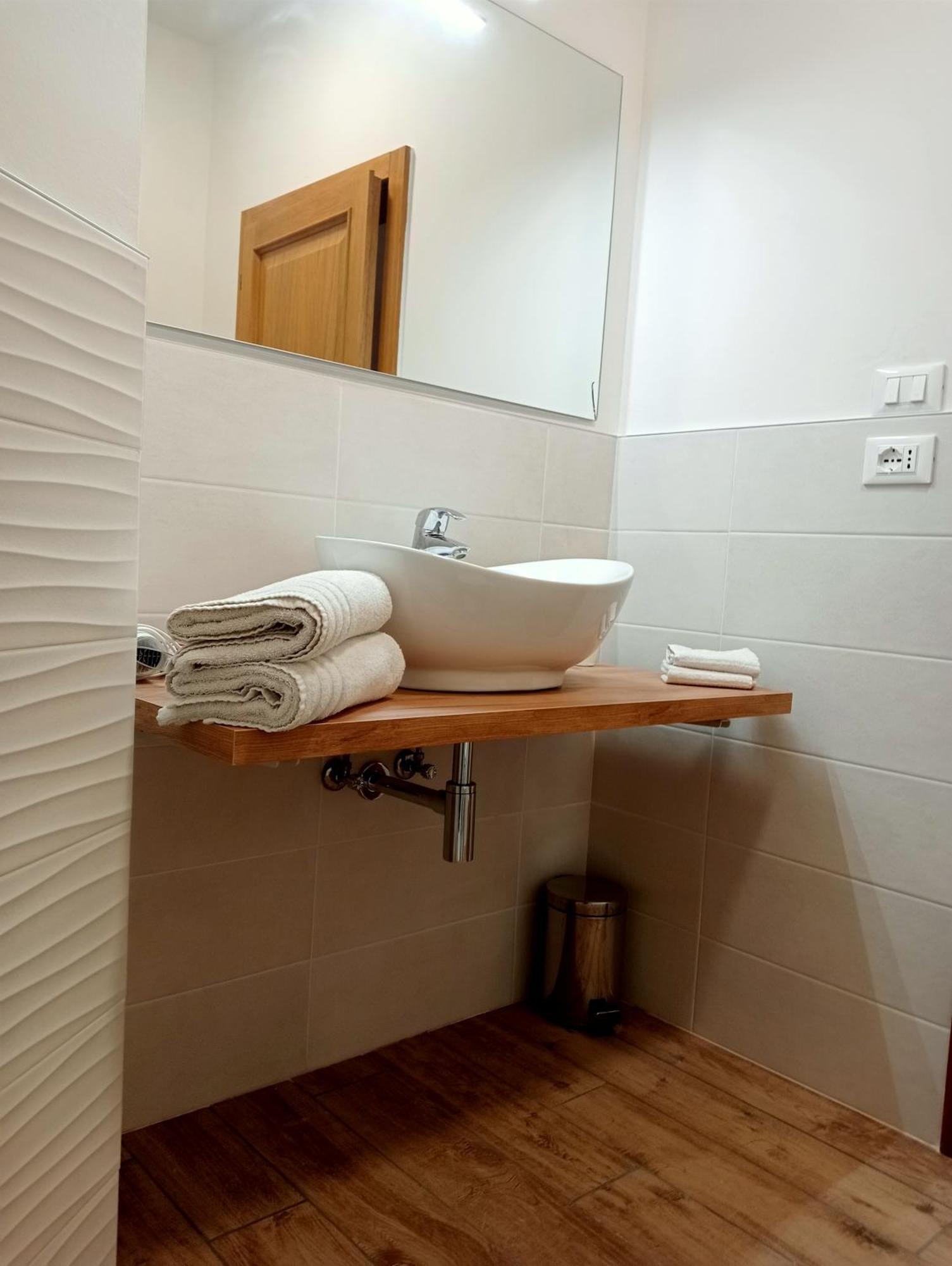 Bed And Breakfast Anna Isera Bagian luar foto